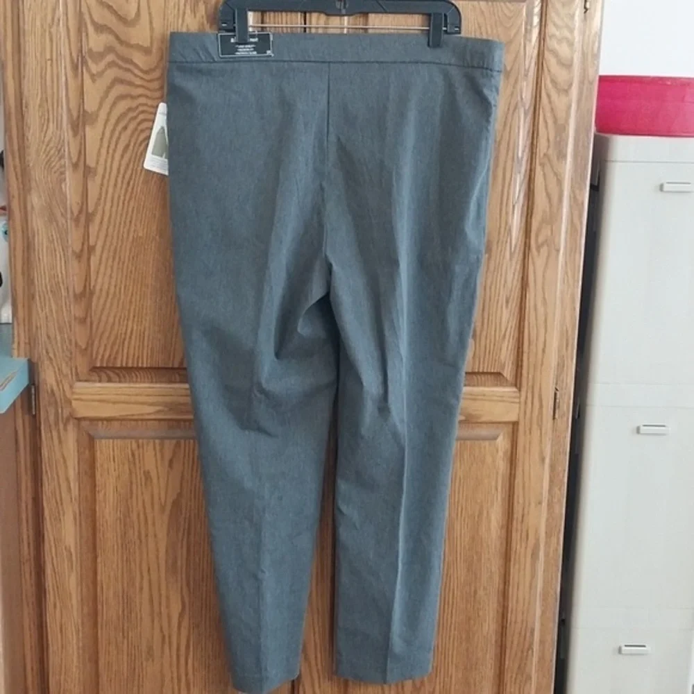 Alfred Dunner NWT‎ Women's Classic Pull-on Dress Pants Sz 18 Grey Tummy Control